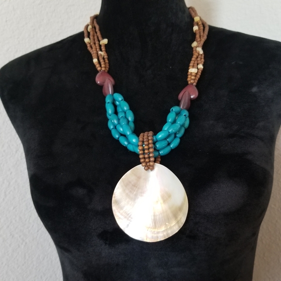 Beaded Necklace with Shell Pendant - Picture 3 of 9